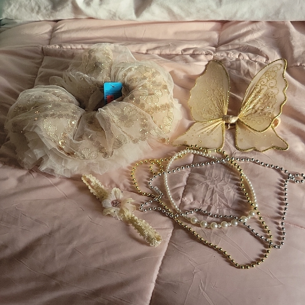 Elegant Gold Butterfly Hair Accessory Set